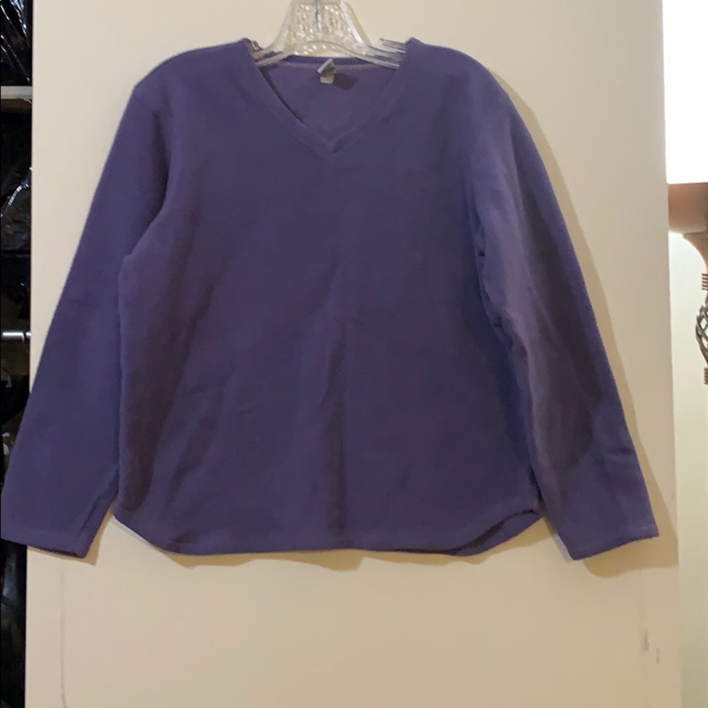 Gap sweater